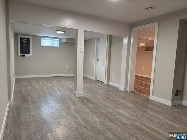 Building Photo - 41 Woods Ave