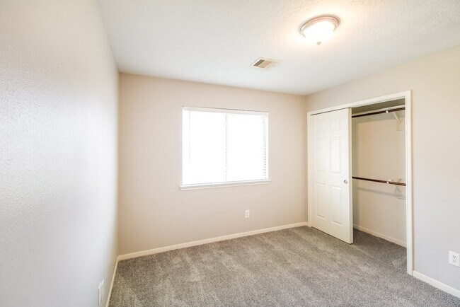 Building Photo - 3705 Burwood Ct