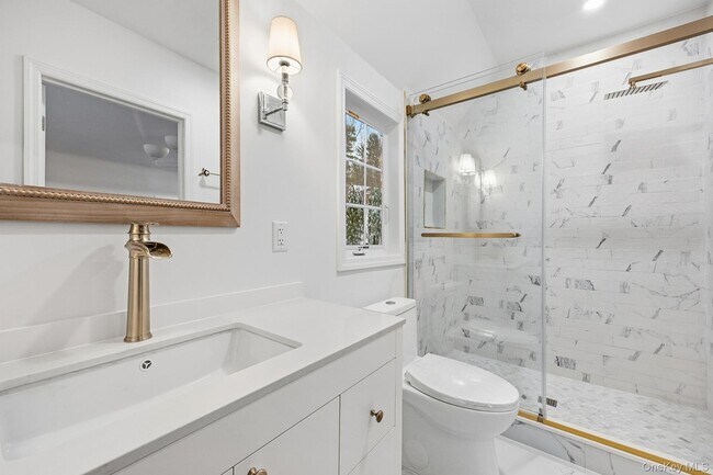 Building Photo - 2 Wynmor Rd