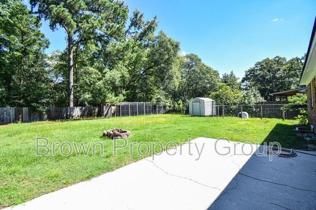 Building Photo - 7546 Southgate Rd