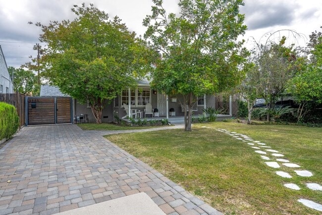 Building Photo - 5938 Simpson Ave