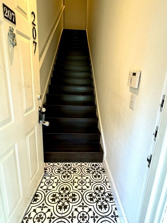 Building Photo - Stunning 2/2 Condo For Rent in Mirabella - Superb Location!