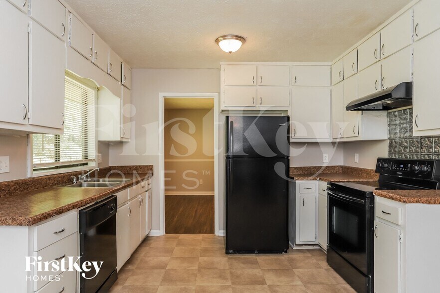 Building Photo - 4073 Cedar Ridge Trail