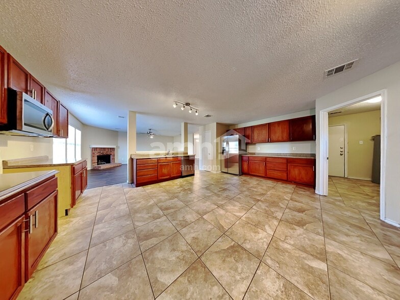 Building Photo - 5350 Driftway Dr