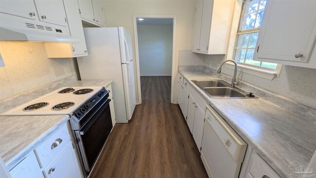 Building Photo - 6942 Falcon Dr