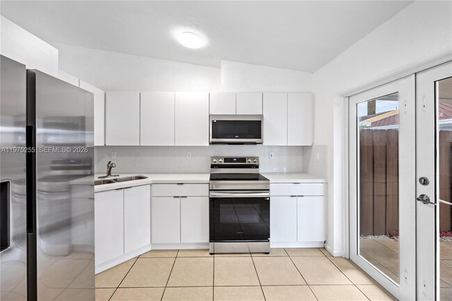 Building Photo - 7570 NW 173rd Ln