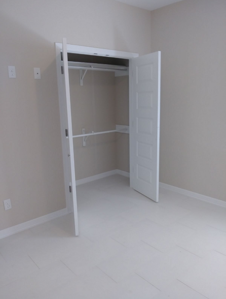 Building Photo - 210 Fig Dr