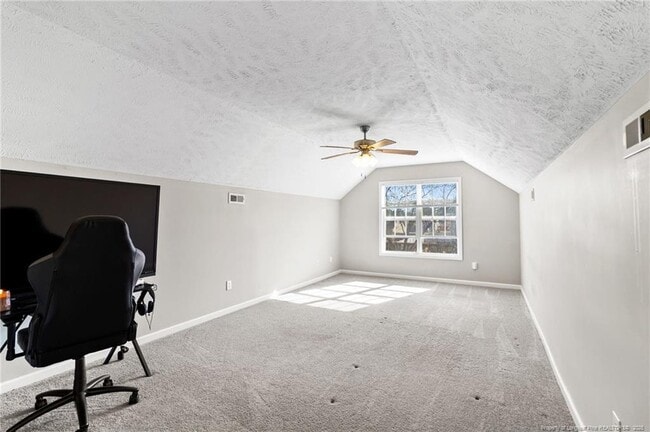 Building Photo - 106 Hawthorn Dr