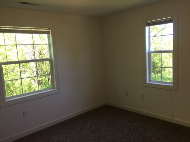 Building Photo - 2778 Hidden Dr