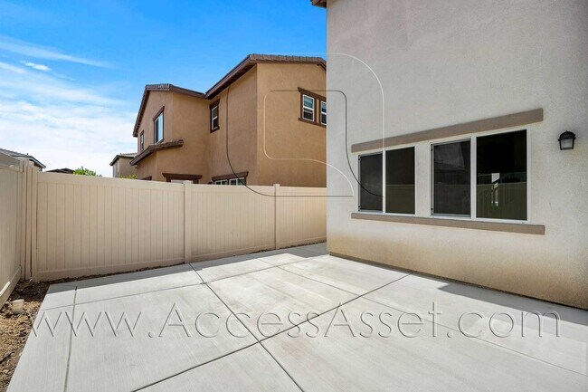 Building Photo - 41278 Winterberry St