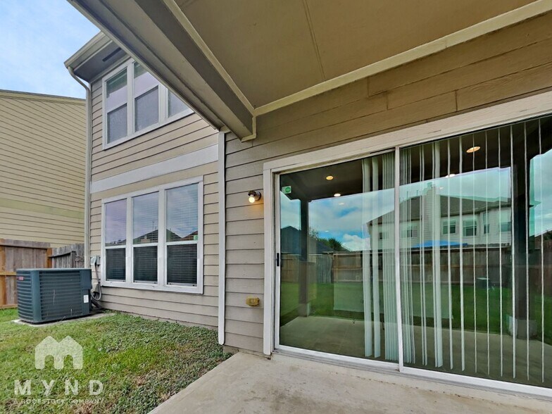 Building Photo - 3002 Edgewick Elm St