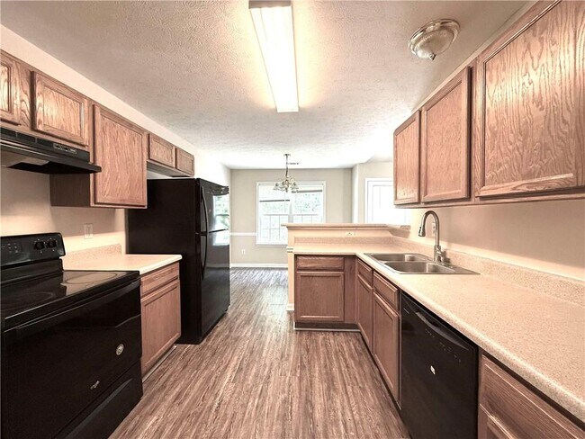 Building Photo - 3683 White Pine Rd