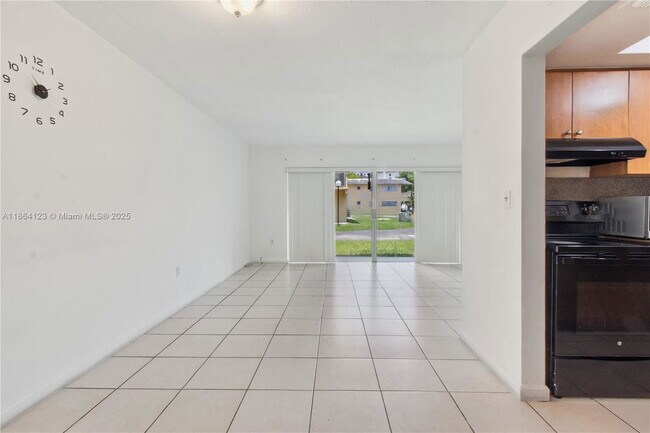 Building Photo - 7430 SW 82nd St