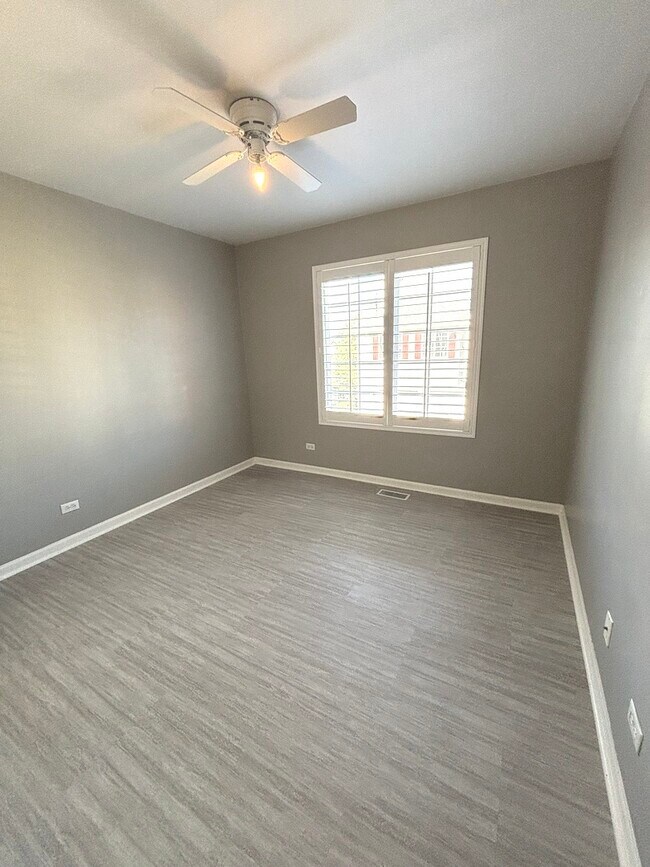 Building Photo - 268 Windsor Ct