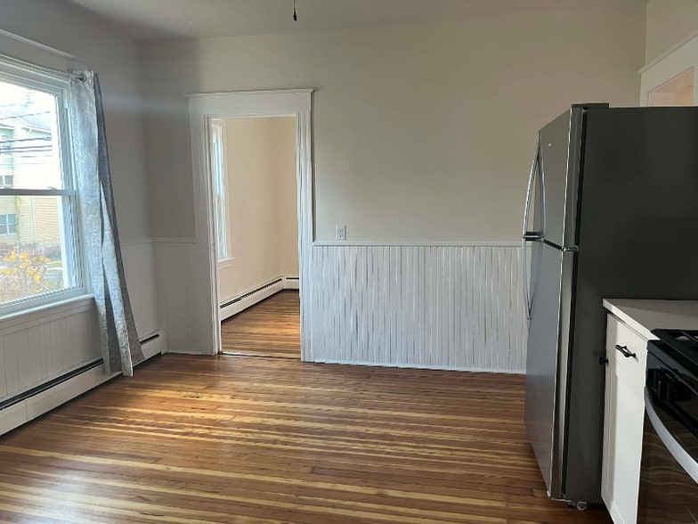 Building Photo - 45 Clinton St