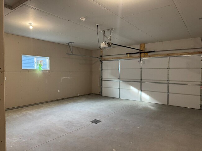 Building Photo - Horace ND - Available Now