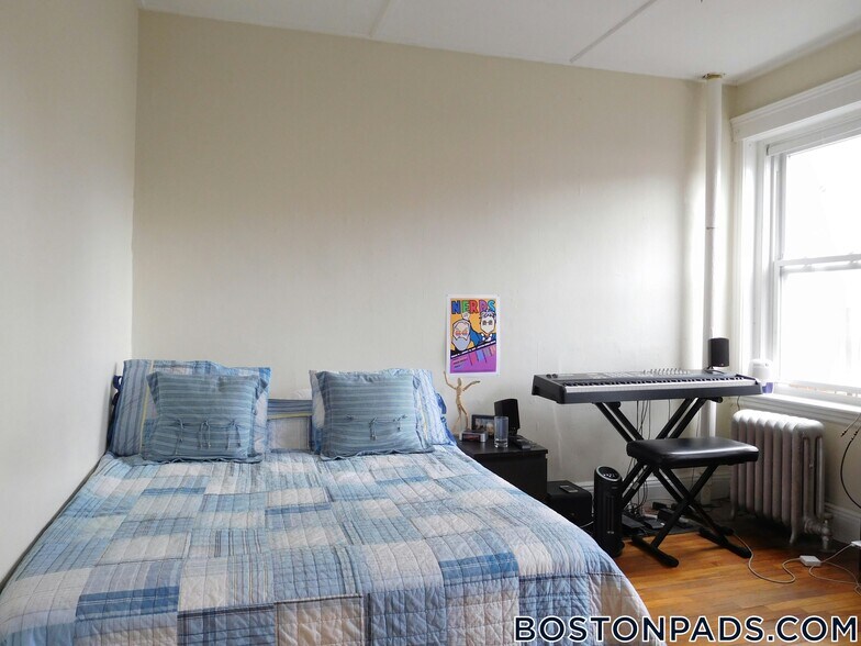 Building Photo - 1175 Boylston St