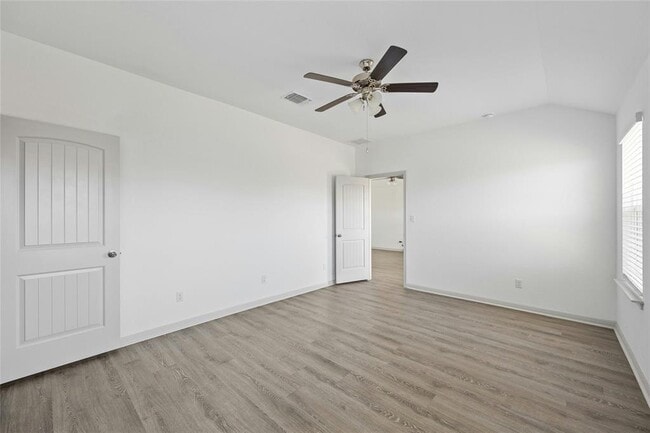 Building Photo - 212 Sweetwater Crk Ln