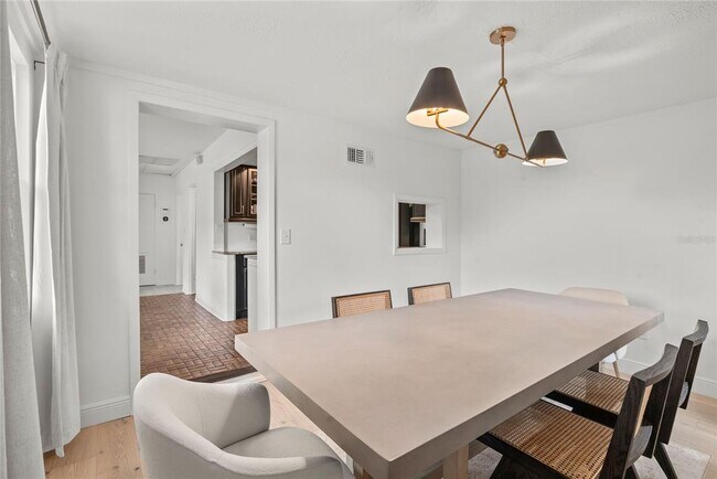 Building Photo - 1410 Osceola Ct