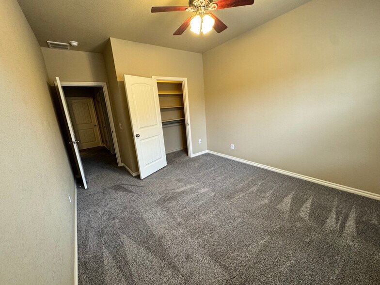 Building Photo - 1801 E Jacksonville St