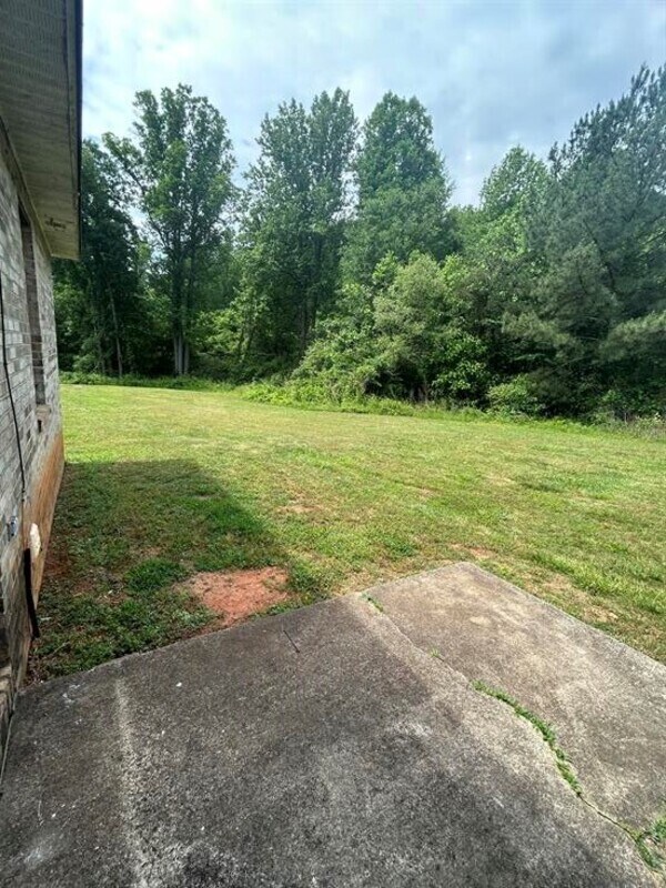 Building Photo - 4683 Grassy Creek Rd