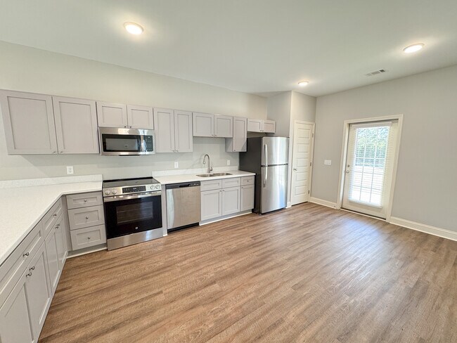 Building Photo - 232 Firefly Ln