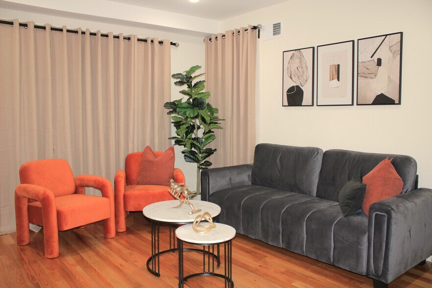 Primary Photo - 368 Sanford Ave