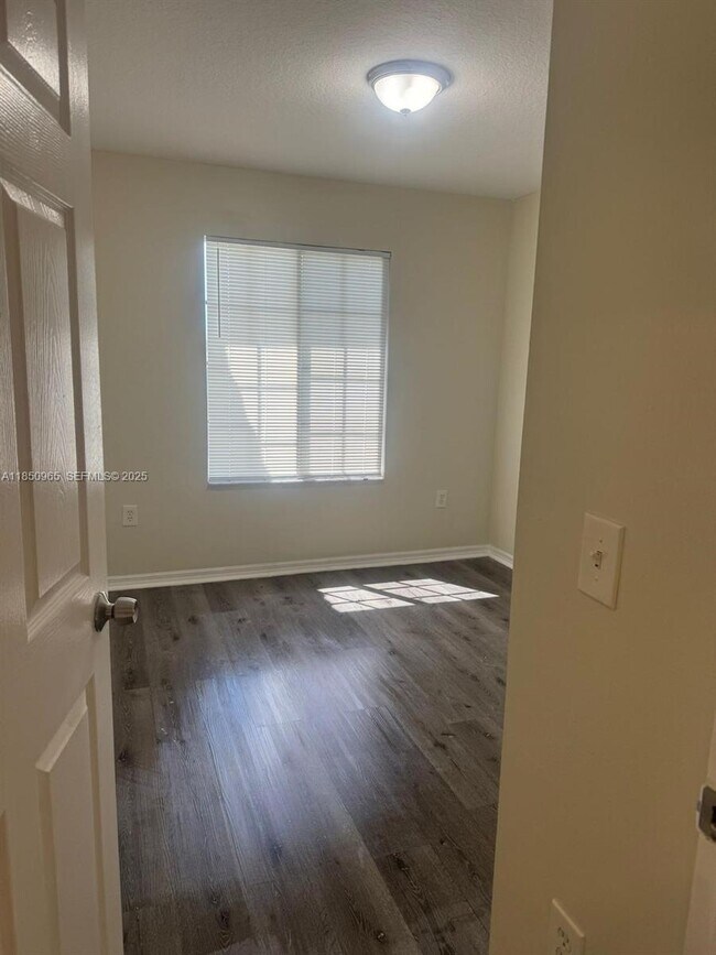 Building Photo - 4041 San Marino Blvd