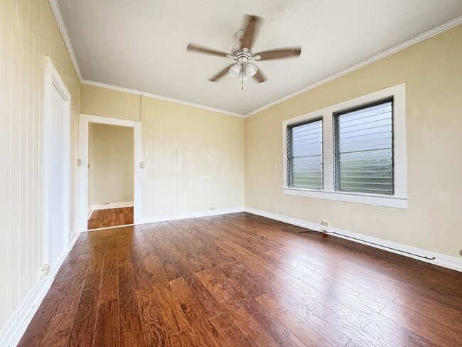 Building Photo - 2322-ST