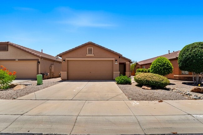 Building Photo - Live in Rancho El Dorado | Spacious 3 Bed Near Golf & Parks