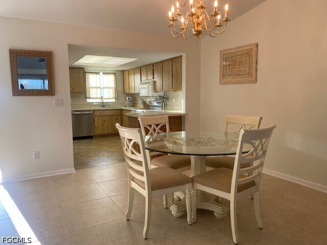 Building Photo - 15390 Moonraker Ct