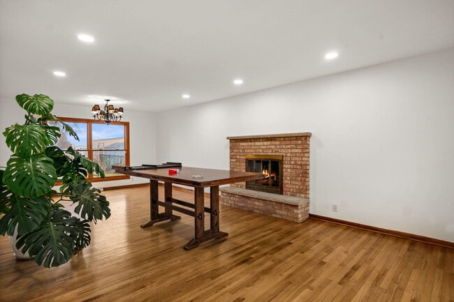 Building Photo - 235 Ridge Dr