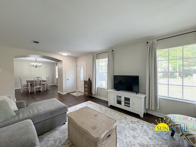 Building Photo - Updated 3-Bedroom Home in Fort Walton Beach!