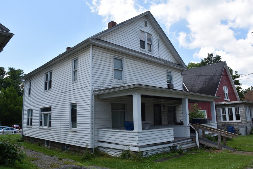Building Photo - 566 North St