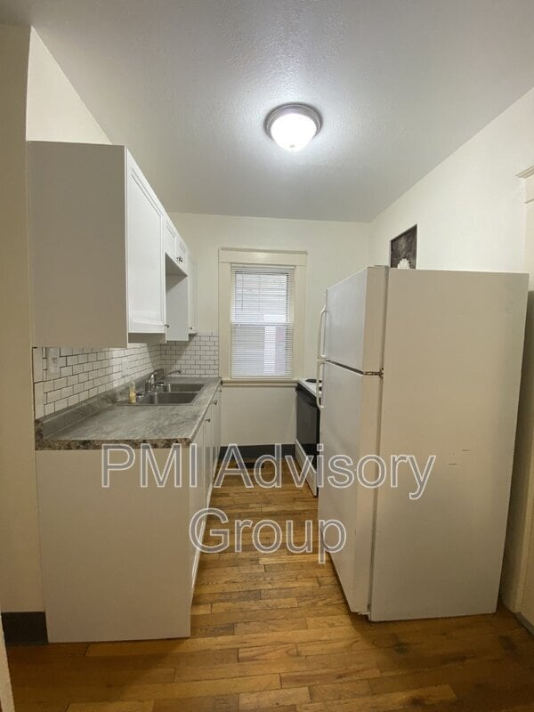 Building Photo - 908 SW 12th St