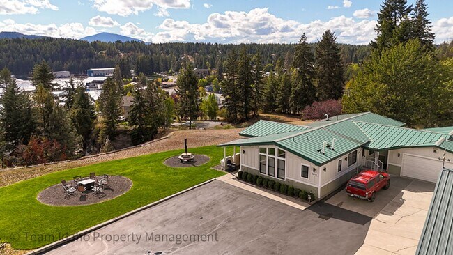 Building Photo - BRAND NEW! Single Level Home...Easy & Beautiful Living with a stunning view of Lake Pend Oreille