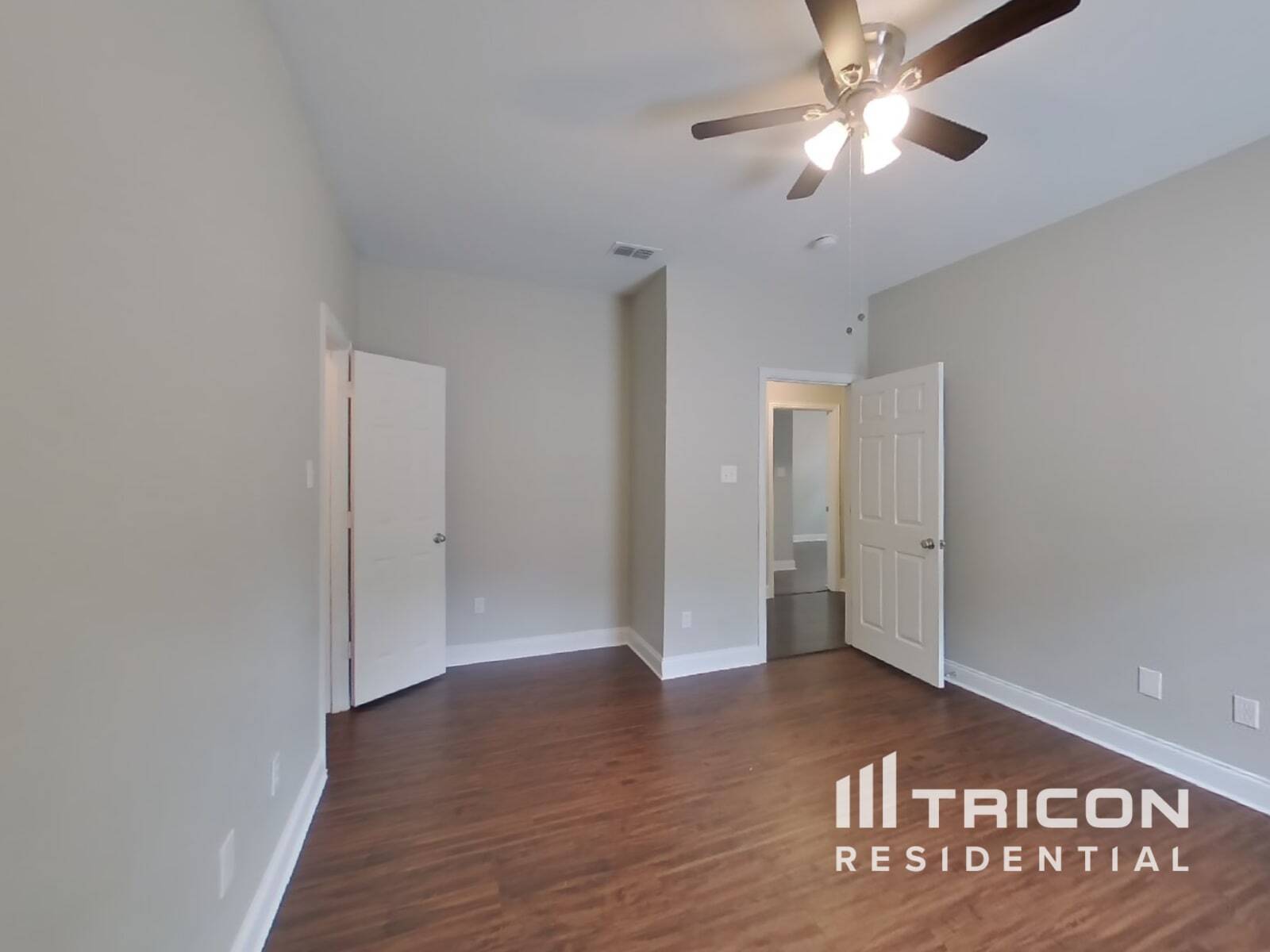 Building Photo - 716 Lakeview Dr