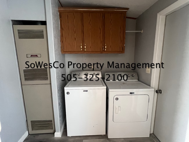 Building Photo - 3 Bedroom 2 Full Bath Home near Downtown