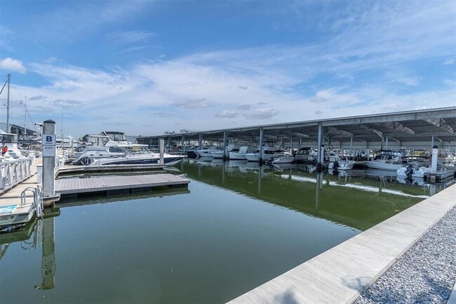 Building Photo - 4902 38th Way S