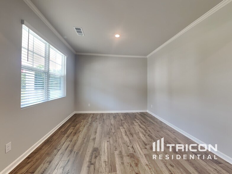 Building Photo - 4827 Golden Finch Ln