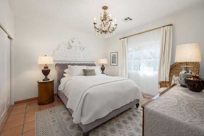 Building Photo - 73055 Amber St