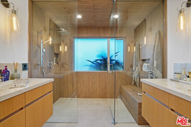 Building Photo - 30479 Morning View Dr