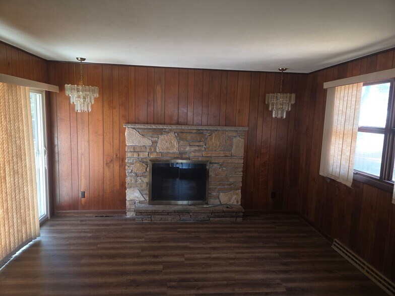 Building Photo - 28 Burt St