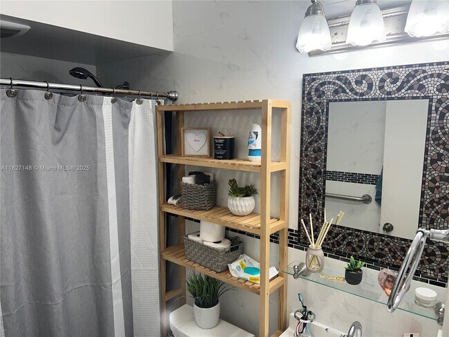 Building Photo - 6631 SW 137th Ct