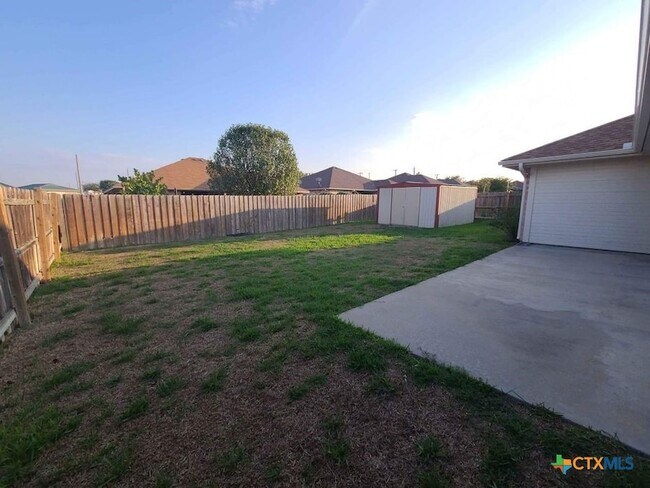 Building Photo - 4504 Aspen Dr