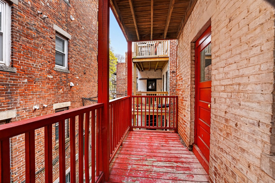 Building Photo - 129 Harrishof St