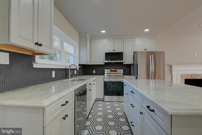 Building Photo - 106 North St NE