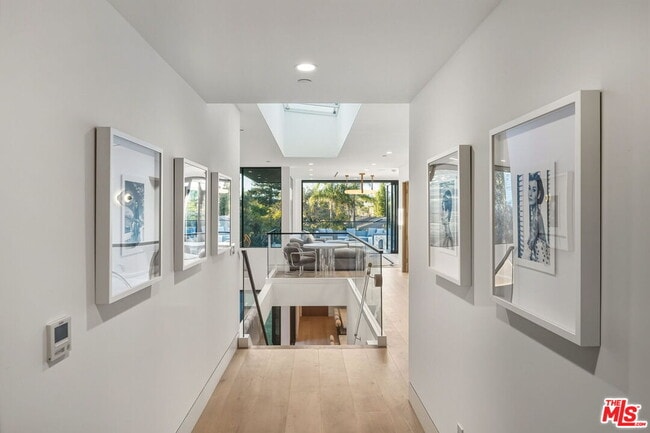 Building Photo - 738 Palms Blvd