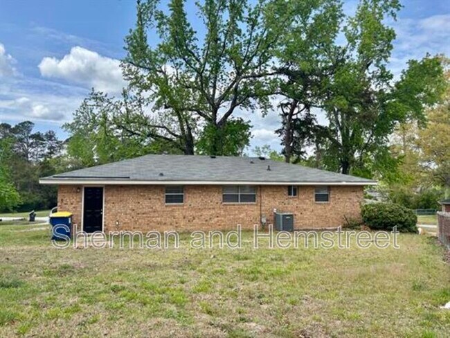Building Photo - 336 Deerwood Ct