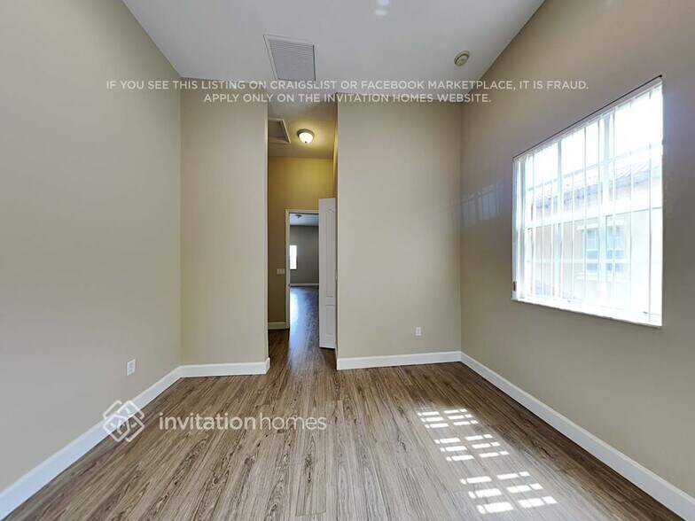 Building Photo - 1025 SW 146th Terrace